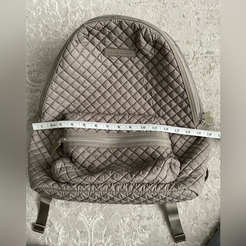Tommy Hilfiger Quilted Puffer Backpack Arianna Medium Dome - Picture 5 of 11